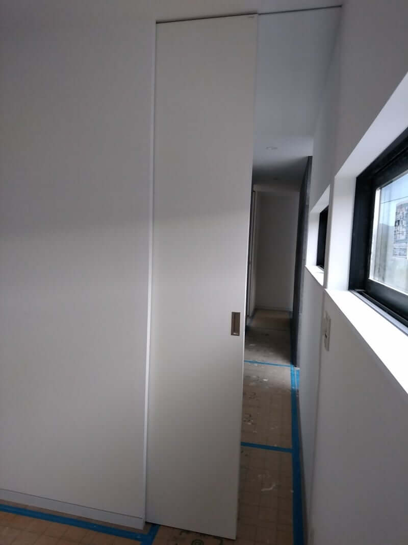 引き込みの建具。